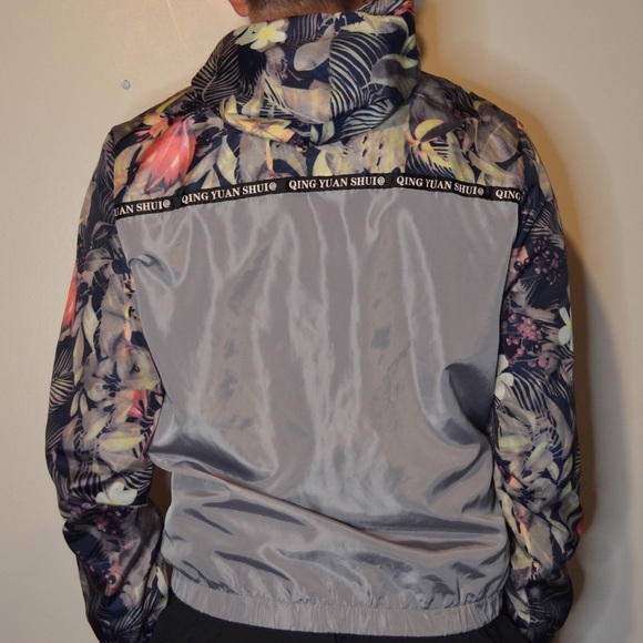 Qing Yuan Shui Windbreaker - Picture 6 of 6